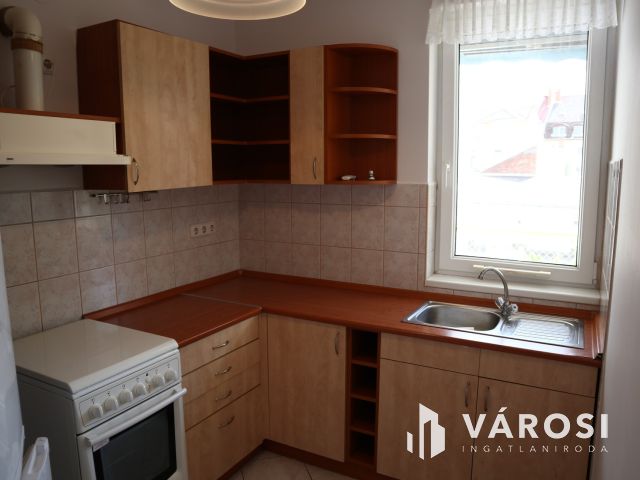 Kiadó első emeleti lakás Új Szeged belvárosi részén!
